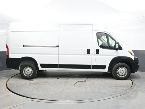Used 2025 RAM ProMaster 2500 w/ Convenience Group image 8