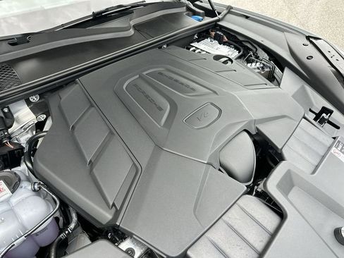 New 2025 Porsche Cayenne Coupe image 21