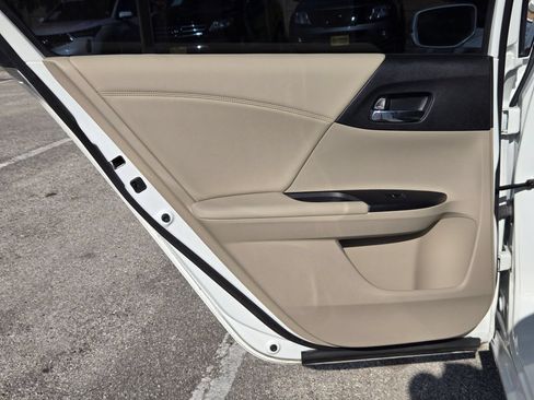 Used 2017 Honda Accord EX-L image 15