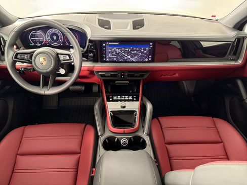 Used 2026 Porsche Cayenne image 17