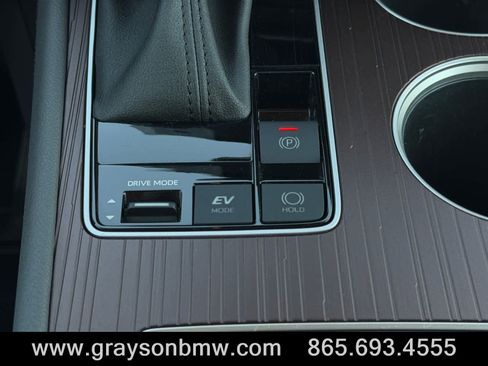 Used 2024 Toyota Sienna LE FWD image 16