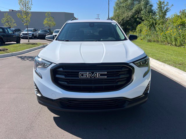 Used 2020 GMC Terrain SLE w/ Driver Convenience Package AWD/4WD image 2