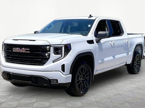 Used 2024 GMC Sierra 1500 Elevation AWD/4WD image 3