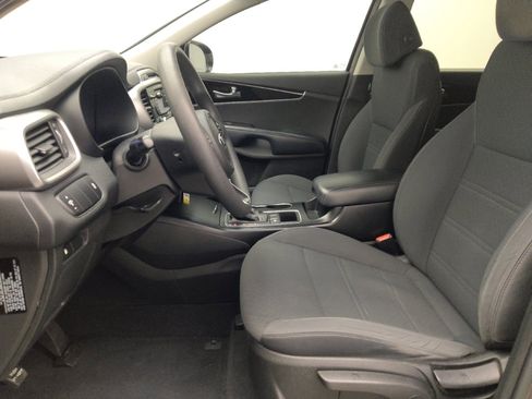 Used 2017 Kia Sorento FWD image 17