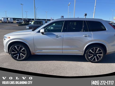 Used 2020 Volvo XC90 T6 Momentum image 8