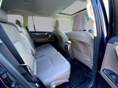 Used 2020 Lexus GX 460 Premium w/ Premium Package image 20