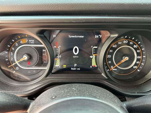 Used 2025 Jeep Wrangler Sport AWD/4WD image 19
