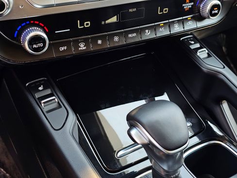 Used 2025 Kia Telluride S image 41