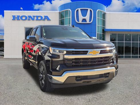 Used 2023 Chevrolet Silverado 1500 LT AWD/4WD image 18