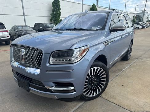 Used 2020 Lincoln Navigator Black Label w/ Cargo Convenience Package image 1