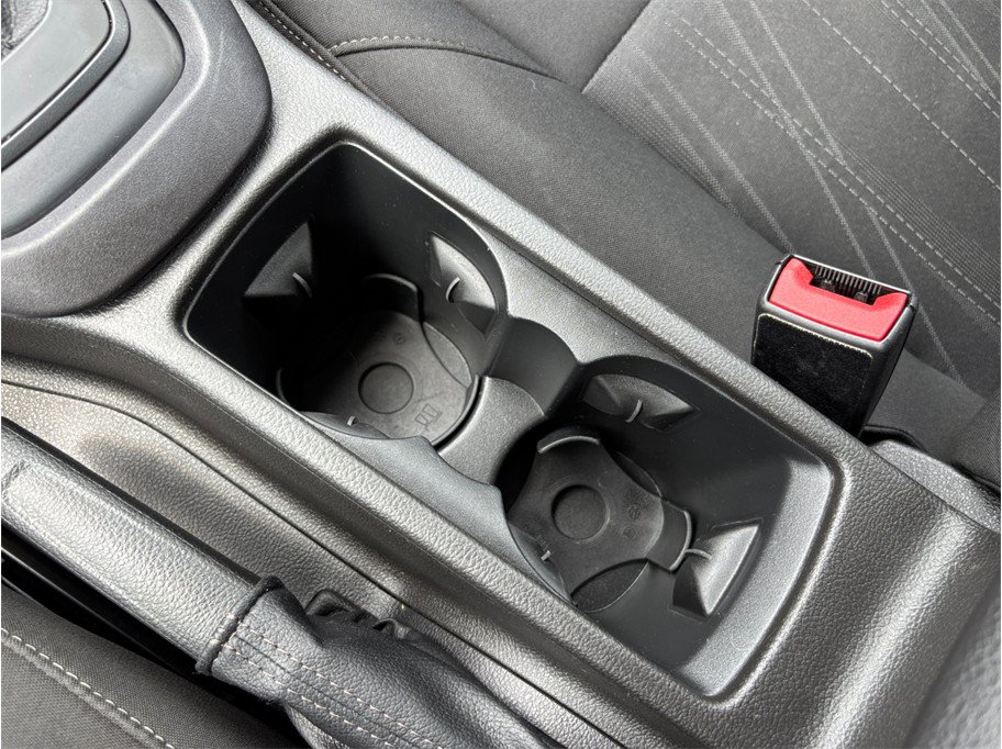 Used 2015 Ford Focus SE w/ SE Sport Package FWD image 23