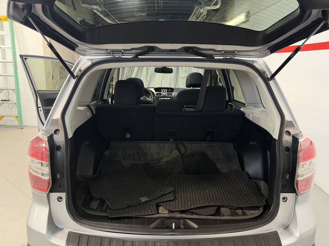 Used 2016 Subaru Forester 2.5i Premium w/ All-Weather Package AWD/4WD image 29