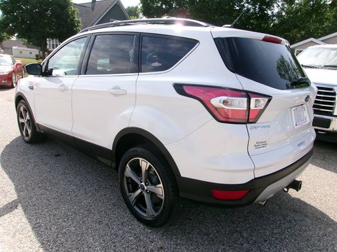 Used 2017 Ford Escape SE w/ SE Leather Comfort Package FWD image 4