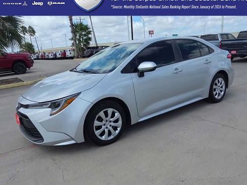 Used 2024 Toyota Corolla LE FWD image 4