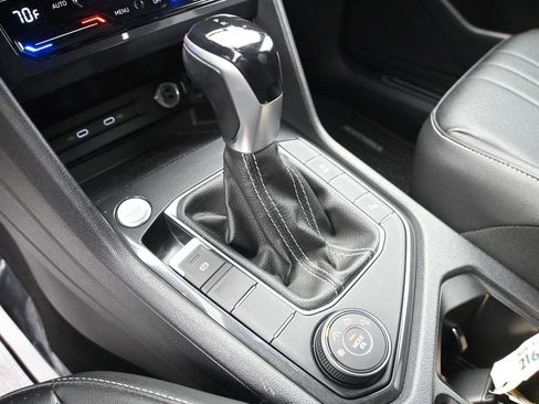 Certified 2022 Volkswagen Tiguan SE R-Line AWD/4WD image 8