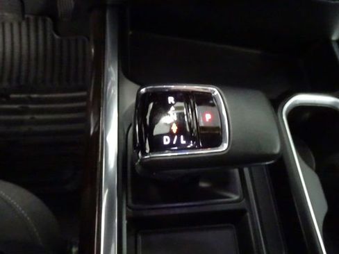 Used 2024 GMC Sierra 1500 Elevation image 12