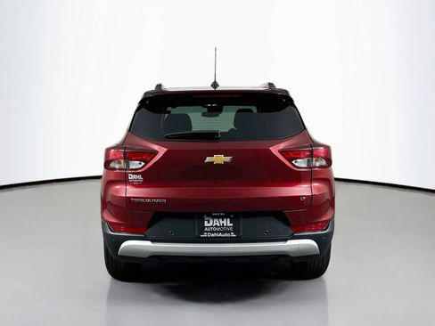 Used 2024 Chevrolet TrailBlazer LT w/ LT Cold Weather Package FWD image 12