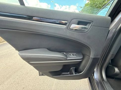 Used 2020 Chrysler 300 S w/ Safetytec Plus Group RWD image 44