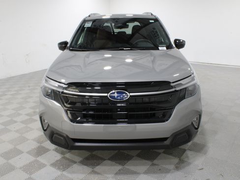 Used 2025 Subaru Forester Touring AWD/4WD image 32