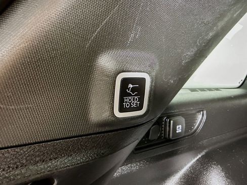Used 2023 Jeep Grand Cherokee Altitude AWD/4WD image 37