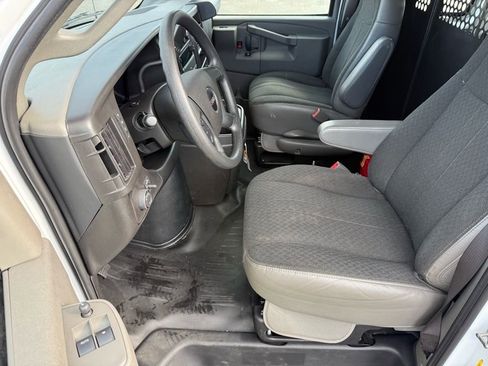 Used 2024 GMC Savana 2500 w/ Driver Convenience Package image 13