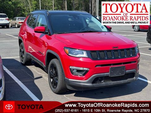 Used 2018 Jeep Compass Latitude w/ Popular Equipment Group AWD/4WD image 1