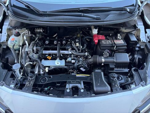 Used 2025 Nissan Versa SV FWD image 30