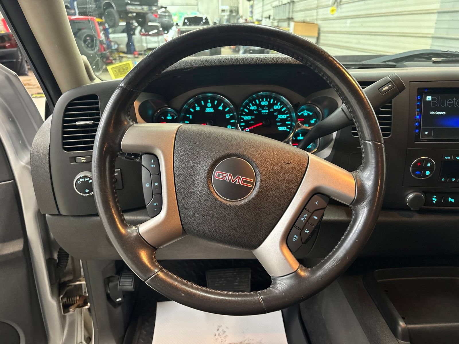 Used 2014 GMC Sierra 2500 SLE w/ SLE Preferred Package AWD/4WD image 15