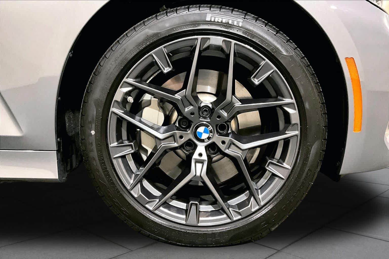 Used 2026 BMW 330i xDrive Sedan w/ Premium Package AWD/4WD image 10
