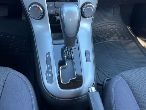 Used 2014 Chevrolet Cruze LT image 25