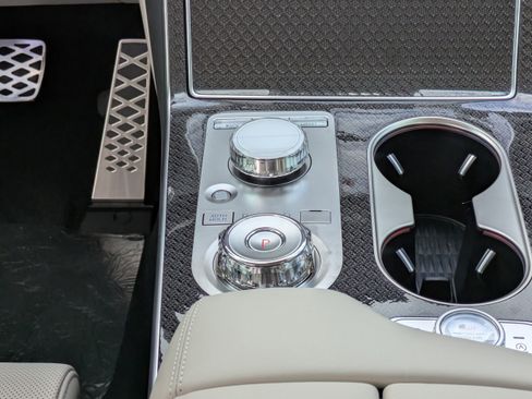 New 2026 Genesis GV80 3.5T e-SC image 13
