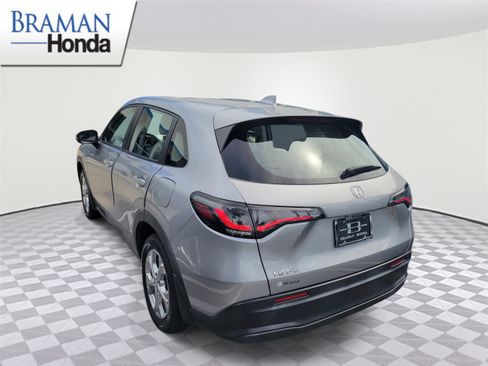 Certified 2023 Honda HR-V LX image 3