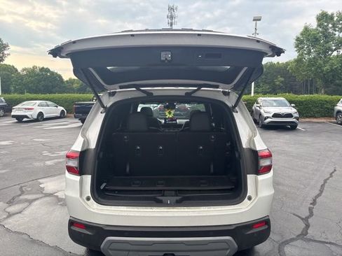 Used 2025 Honda Pilot TrailSport image 10