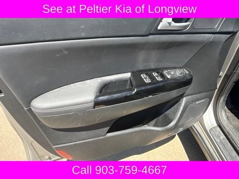 Used 2022 Kia Sportage EX w/ EX Technology Package FWD image 13