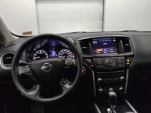 Used 2019 Nissan Pathfinder SV image 22