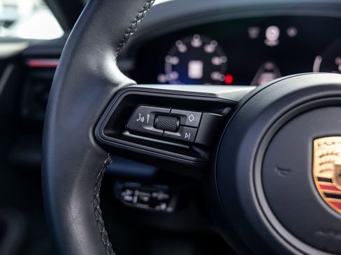 Certified 2025 Porsche Macan Electric RWD image 31