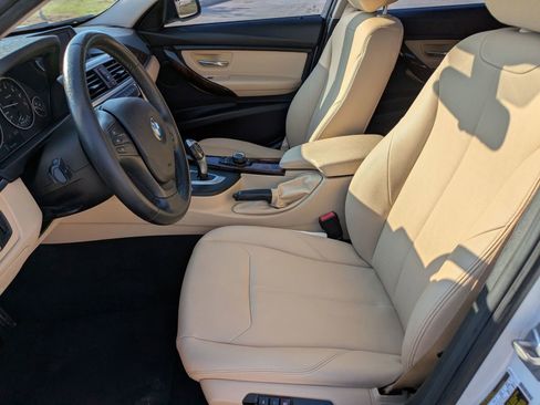 Used 2018 BMW 320i Sedan w/ Convenience Package image 10