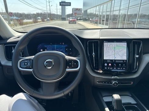 Certified 2025 Volvo XC60 B5 Plus AWD/4WD image 21