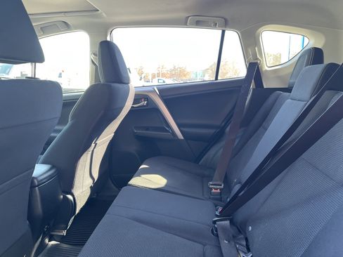 Used 2018 Toyota RAV4 XLE image 30