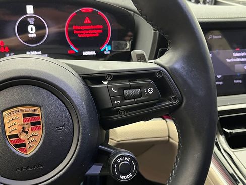 Used 2025 Porsche Panamera 4 image 14
