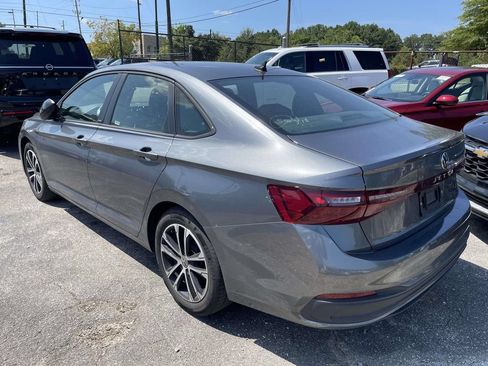 Used 2025 Volkswagen Jetta Sport FWD image 4