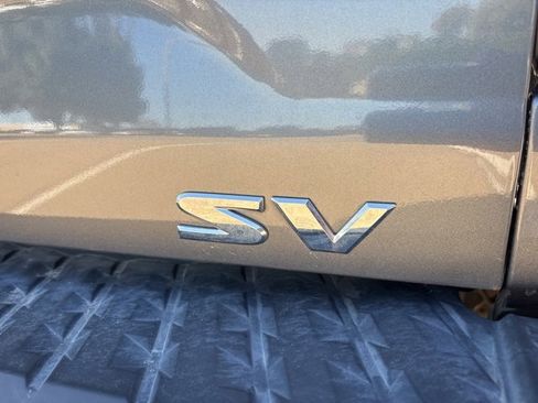 Used 2017 Nissan Titan SV image 3