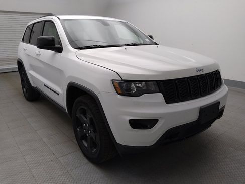 Used 2019 Jeep Grand Cherokee Laredo RWD image 13