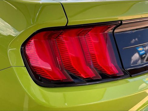 Used 2020 Ford Mustang Coupe RWD image 27