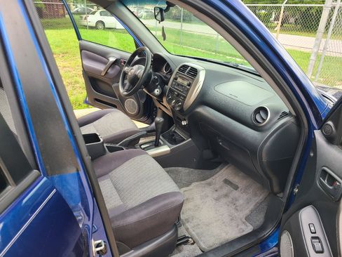 Used 2004 Toyota RAV4 2WD image 30