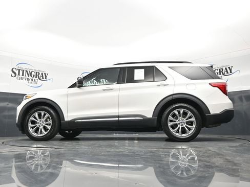 Used 2021 Ford Explorer XLT w/ Equipment Group 202A RWD image 23