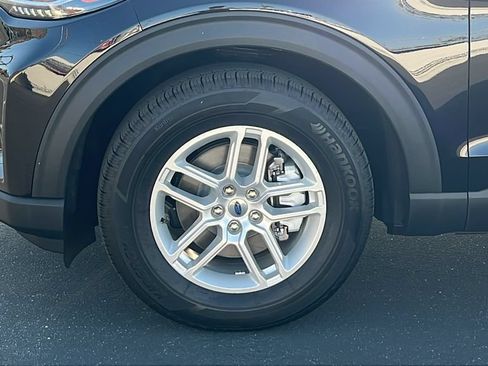 New 2026 Ford Explorer Active w/ Active Comfort Package RWD image 8
