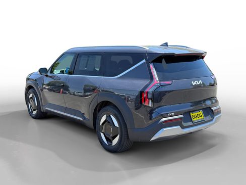 Used 2024 Kia EV9 Wind AWD/4WD image 3