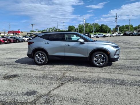 Used 2024 Chevrolet Blazer LT w/ Convenience Package FWD image 4