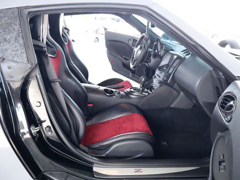 Used 2020 Nissan 370Z NISMO RWD image 34